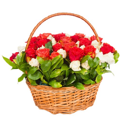 Корзина с цветами «Свежесть»
